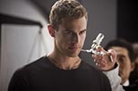 Foto Theo James en Insurgente de Four