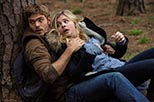Foto Chloë Grace Moretz y Alex Roe en La quinta ola
