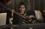 Foto Hayley Kiyoko en Jem y los Hologramas
