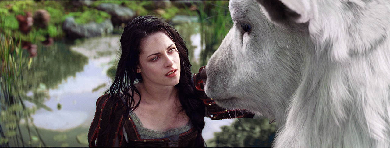 Foto BLANCANIEVES Y LA LEYENDA DEL CAZADOR 2